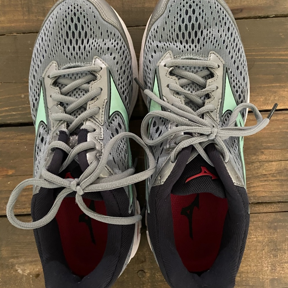 Running shoes